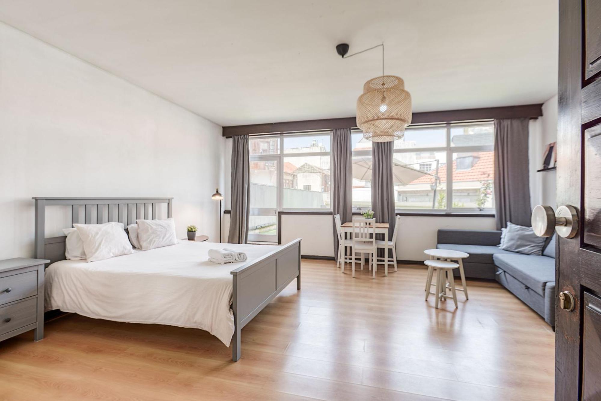 Travel & Live Aliados Apartment Porto Eksteriør billede
